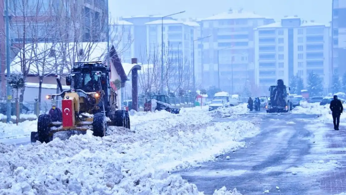 MASKİ Ekiplerinden Kar Temizliğine Tam Destek