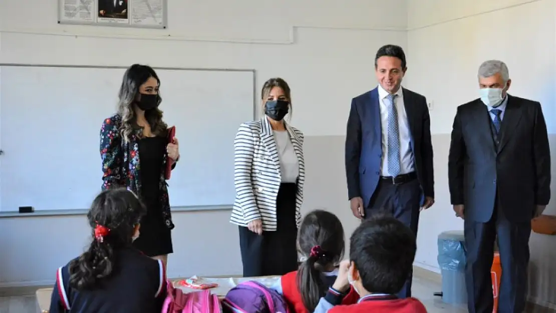MEB'den' On Bin Okul Projesi' Bilgilendirme Toplantısı