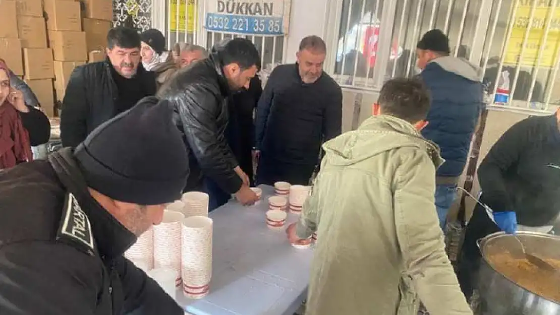 MHP Teşkilatları Depremzedelerin Yaralarını Sarıyor