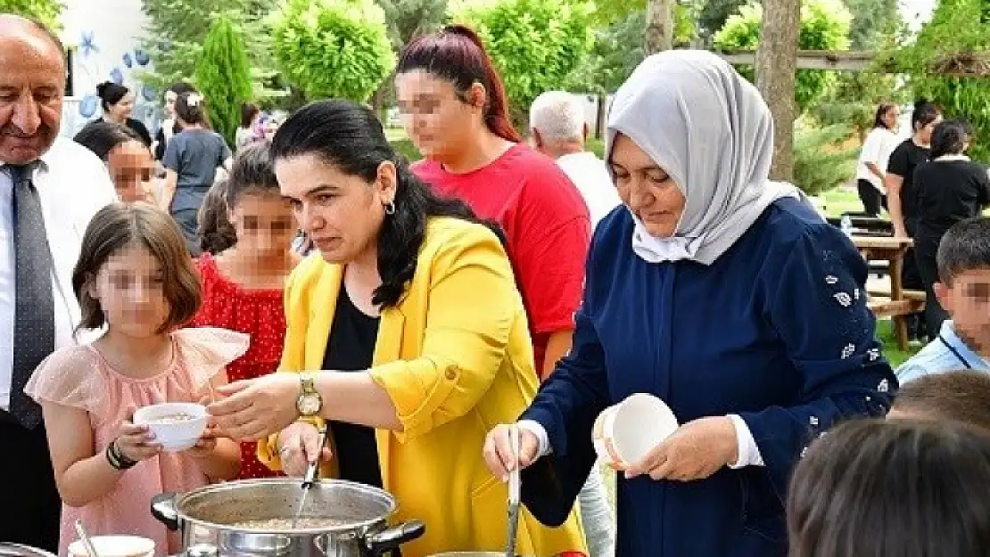 MİAD Çocuk Evleri Sitesi'nde Aşure Programı