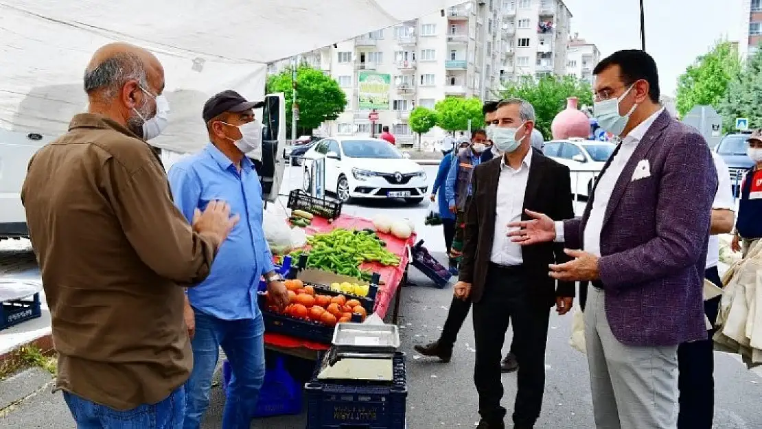 Mv. Tüfenkçi İle Başkan Çınar, Bostanbaşı Semt Pazarını Ziyaret Etti