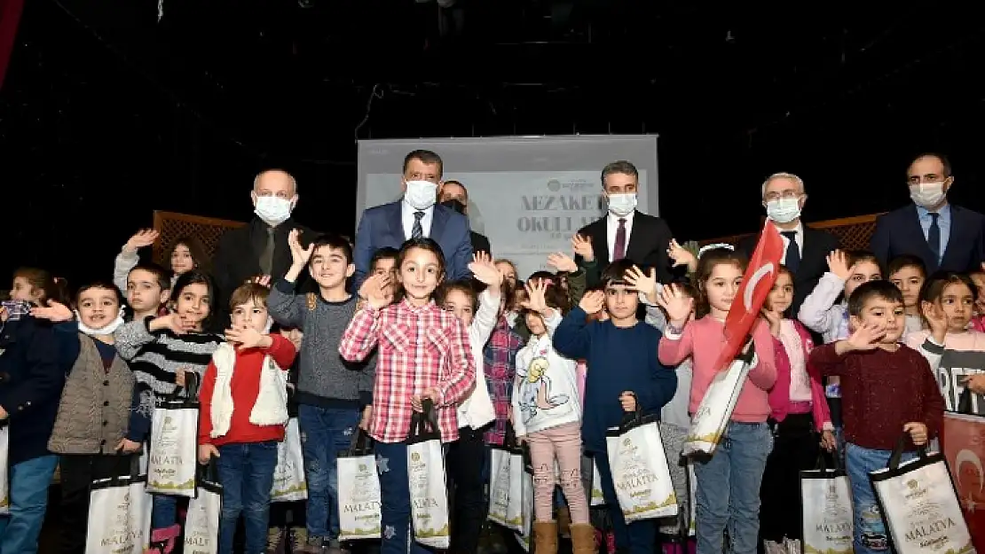 Nezaket Okullarındaki Öğrencilere 'İlk Karnem Kumpanyası' Etkinliği