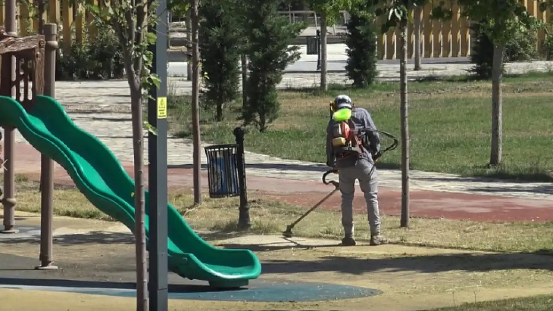 Parkların Bakım ve Onarımları Aralıksız Sürüyor