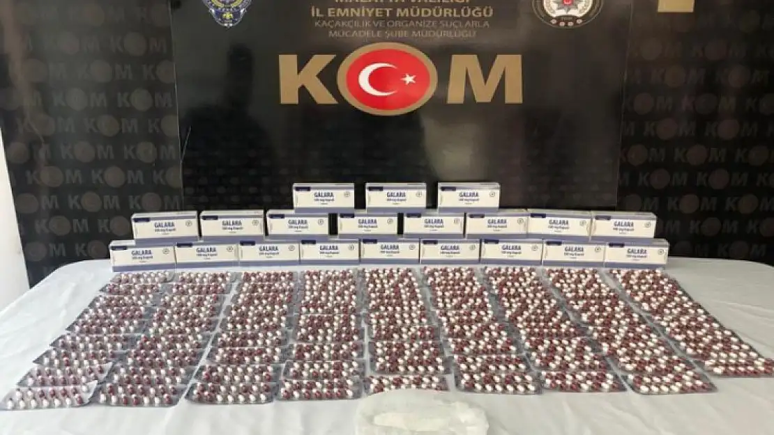 Polisten Kaçamadı Araçta Uyuşturucu Yakalandı