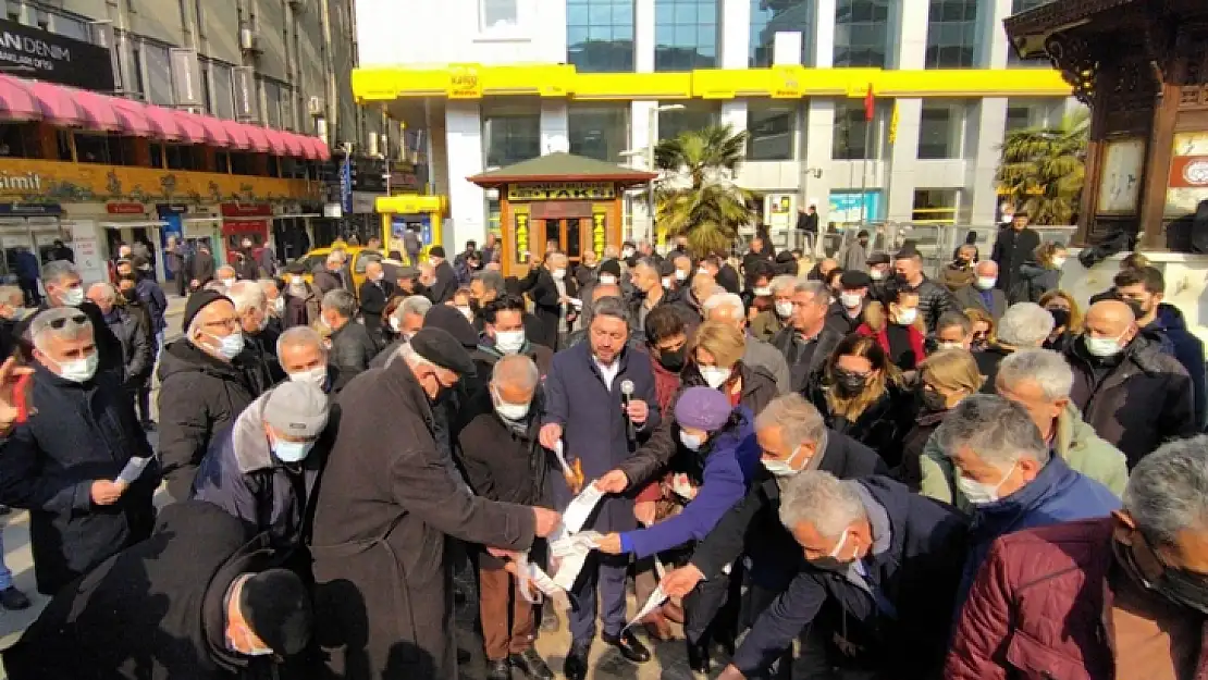 Postane Önünde Elektrik Faturası Yaktılar