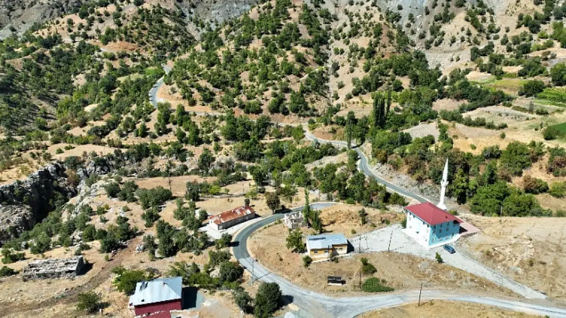 Pütürge'de Asfalt Çalışmaları Sürüyor