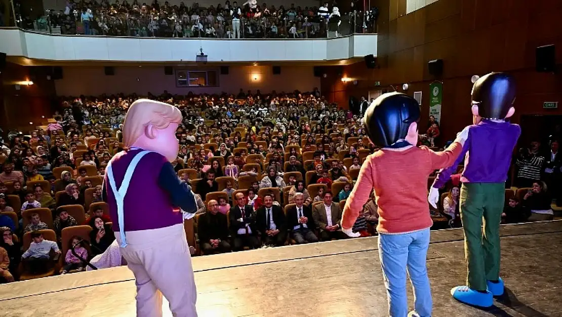 Rafadan Tayfa Gösterisinde Eğlenceli Anlar Yaşandı