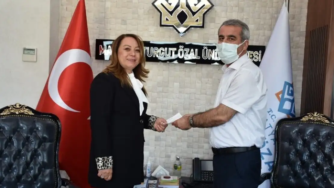Rektör Prof. Dr. Karabulut'ta Kurban Bağışında Kızılay Dedi