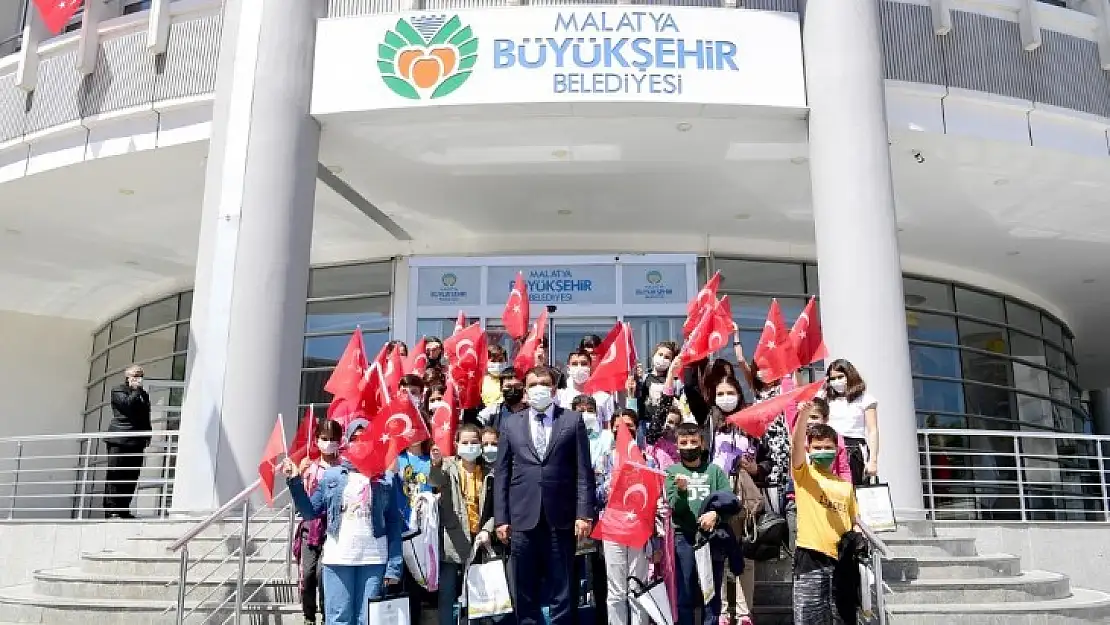 Semt Konağı Öğrencilerinden Başkan Gürkan'a Ziyaret