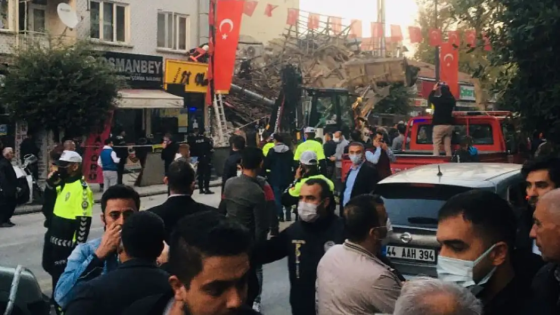 Sıtmapınarında 2 katlı Bina Çöktü