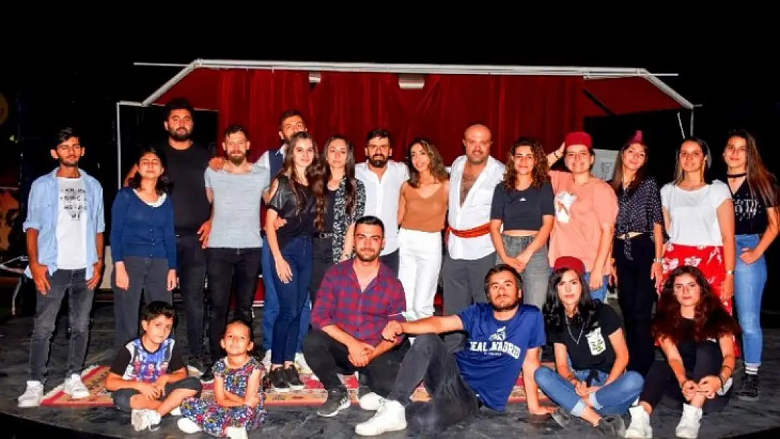 'Tiyatro Günlükleri' Başladı