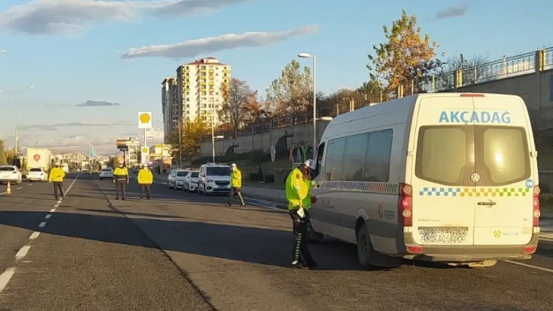 Trafik Ekiplerinden Kış Lastiğine Denetim