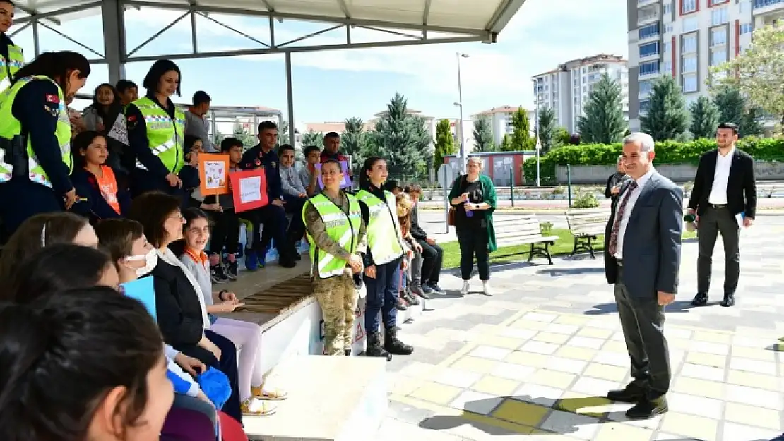 'Trafik Kurallarına Uymak Hepimizin Asli Görevidir'