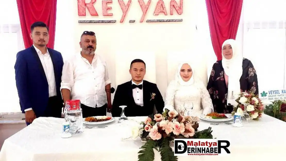 Uygur Türkü Alimcan ve Mihriay Çiftine Malatya'da Muhteşem Düğün