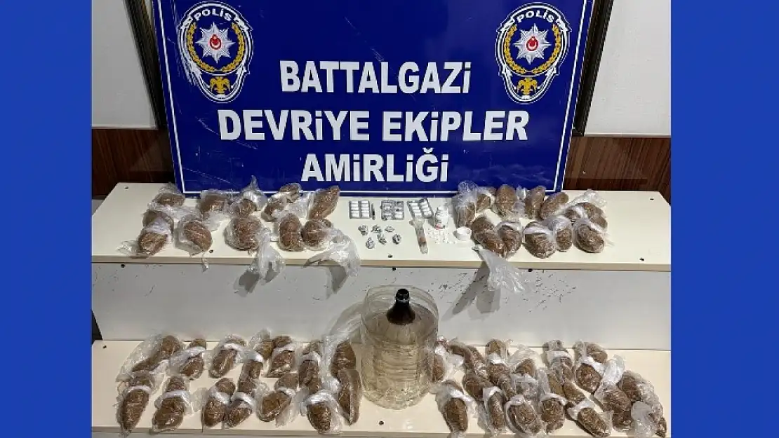 Uyuşturucu Satıcıları Polisin Takibinden Kaçamadı