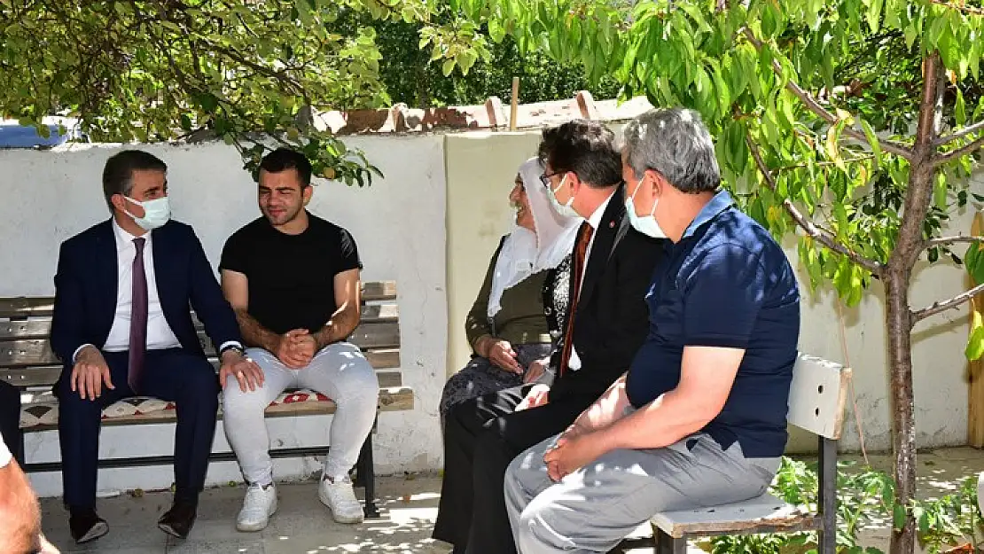Vali Baruş Gazi Mertcan Fırtına'yı Ziyaret Etti