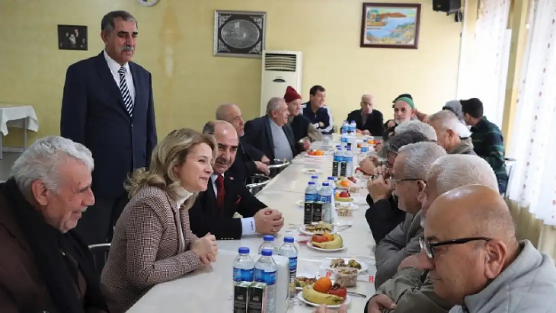 Vali Hulusi Şahin'in Eşi Ebru Şahin'den Huzurevi'ne Ziyaret