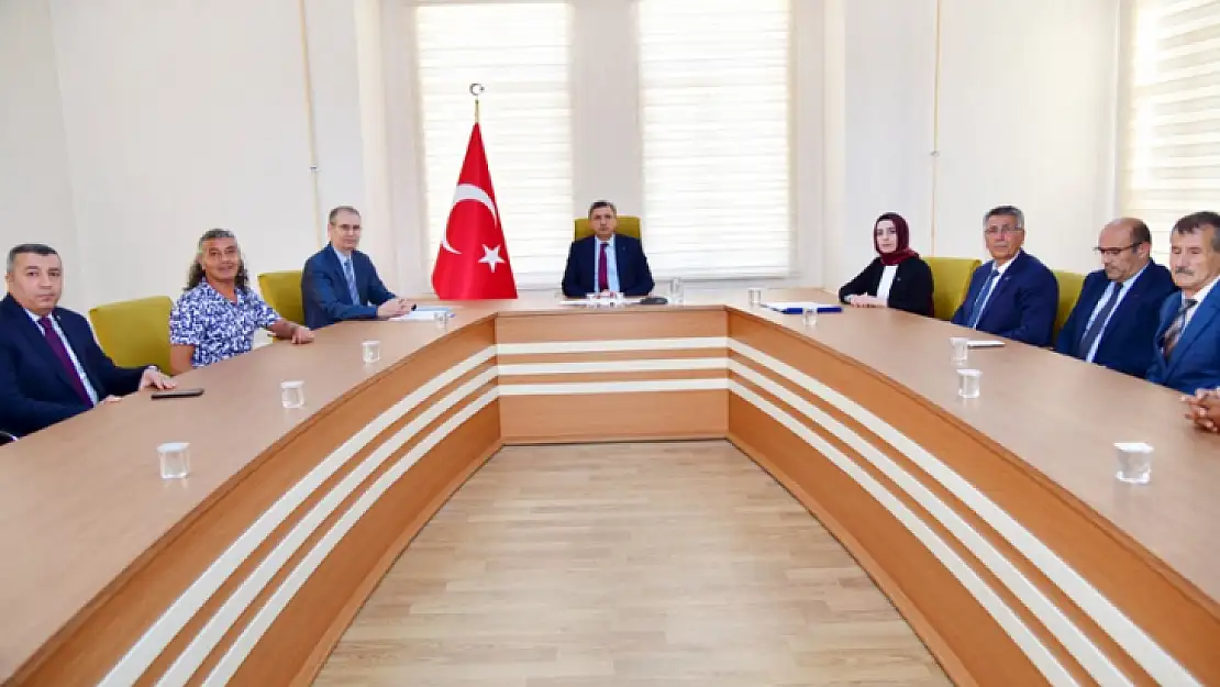 Vali Şahin Yazıhan İlçesinde İncelemelerde Bulundu