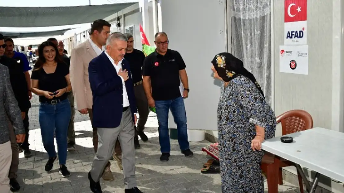 Vali Yazıcı Konteynır Kentteki Vatandaşlarla Bir Araya Geldi