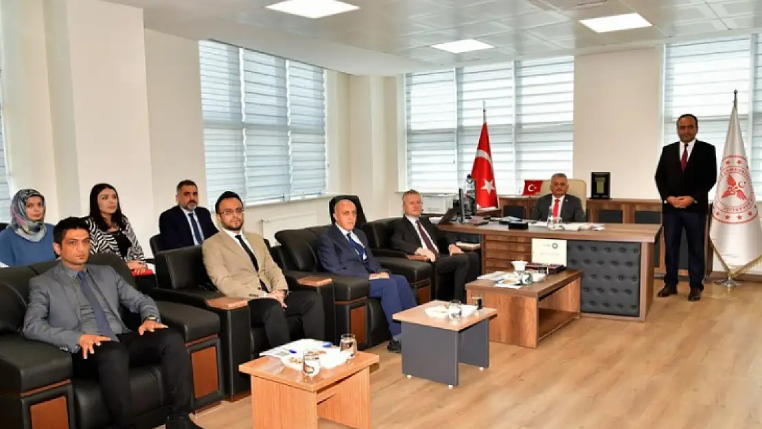 Vali Yazıcı' Önceliğiniz Vatandaşlara Karşı Güleryüz ve Yardımcı Olmanız'