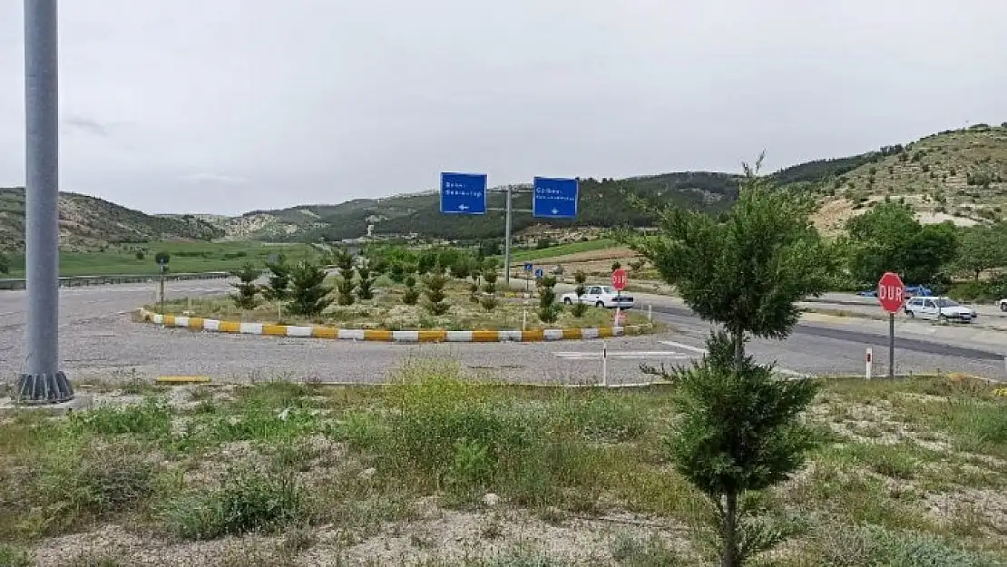 Vatandaş Ölüm Kavşağına Trafik Işığı İstiyor