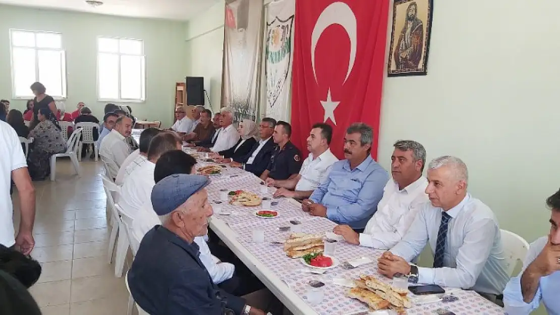 Yazıhan Fethiye'de Geleneksel Aşure ve Lokma Etkinliği