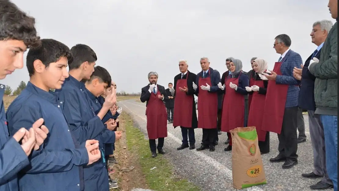 Yazıhan İlçesinde 99 Dönüm Alana Buğday Dikimi