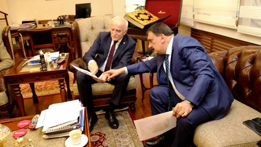 Yeni Cami Çevre Düzenine Başkan Gürkan'dan Müdahale