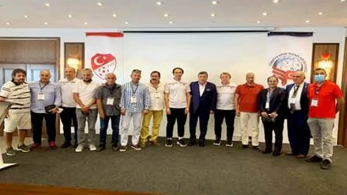Yeni Futbol Kuralları Spor Yazarlarına Anlatıldı.