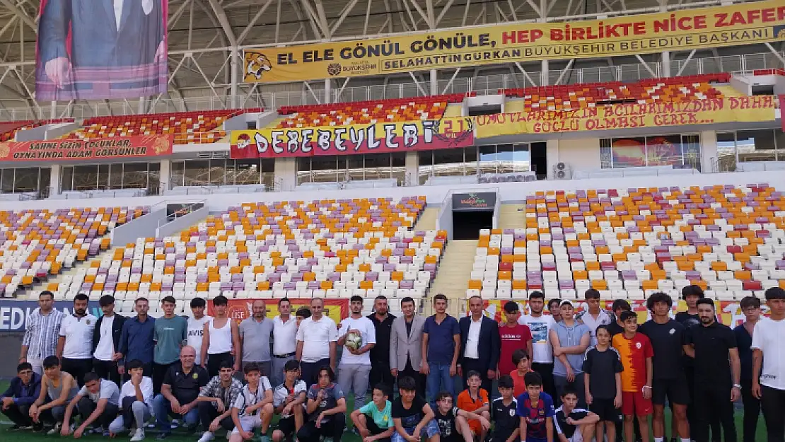 Yeni Malatya Spor Stadyumunda Futbol Maçı yaptılar