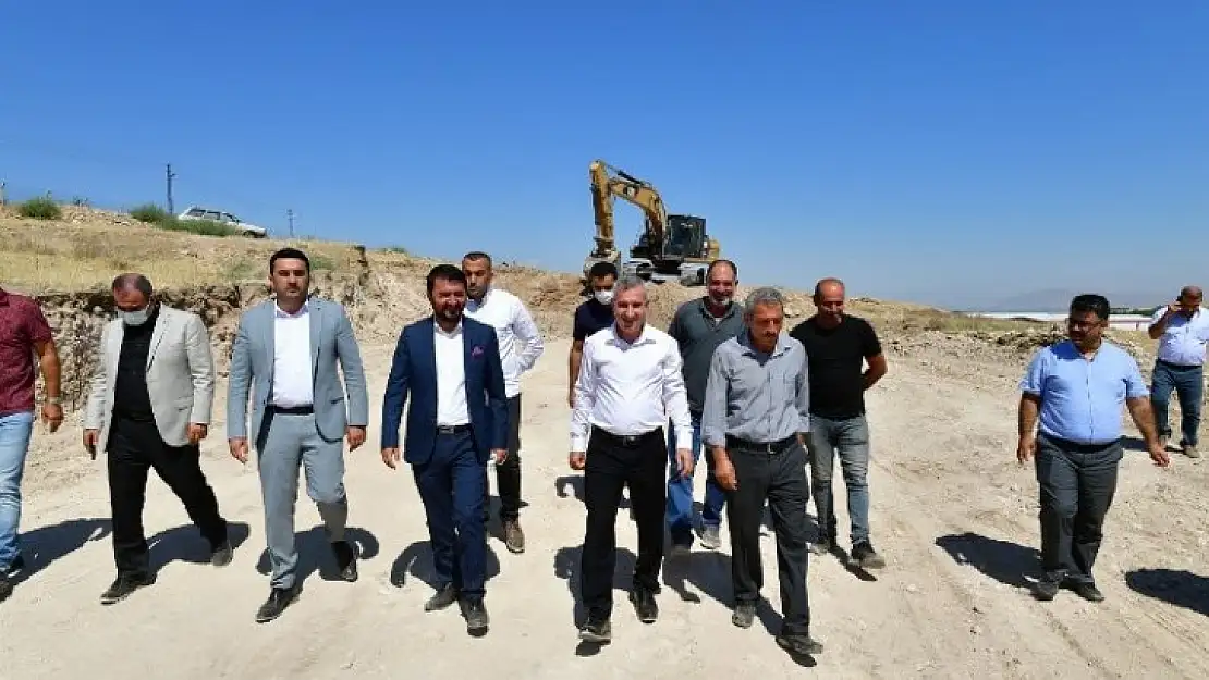 Yeşilyurt Belediyesi, Alternatif Yol Güzergâhlarını Açarak Trafik Akışını Rahatlatıyor