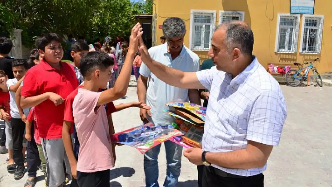 Yeşilyurt Belediyesi 'İyilik Makası' Projesiyle Çocukların Yüzünü Güldürüyor