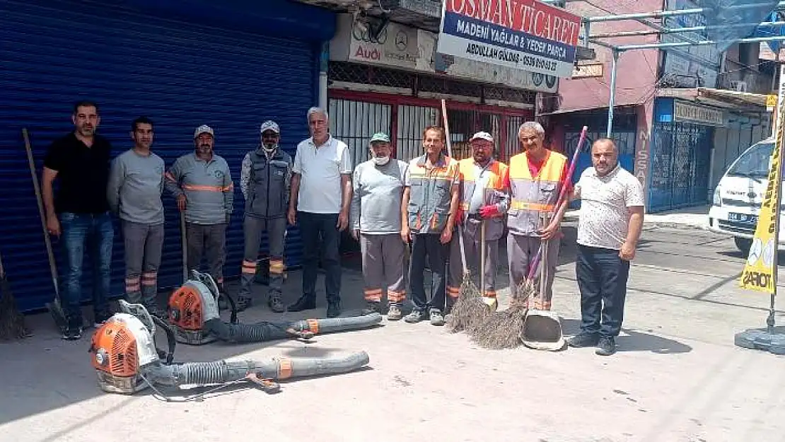 Yeşilyurt Belediyesi'nden Küçük Sanayi Sitesinde Temizlik Seferberliği
