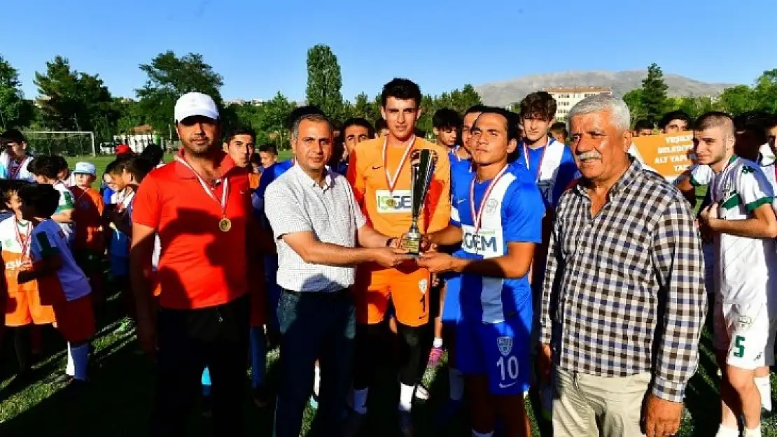 Yeşilyurt Belediyesi Spor Şenliğinin Ödül Töreni