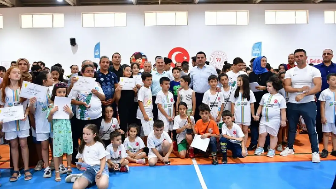 Yeşilyurt Belediyesi Yaz Spor Okulları Tamamlandı, Sertifikalar Dağıtıldı