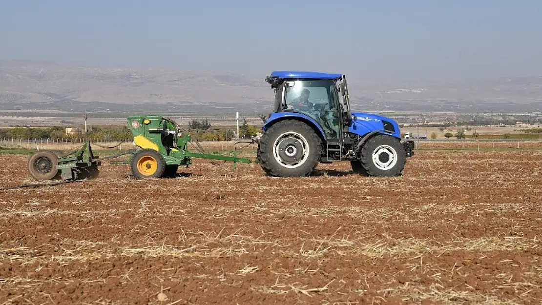 Yeşilyurt Belediyesi Yeni Yılın İlk Tohumlarını Toprakla Buluşturdu