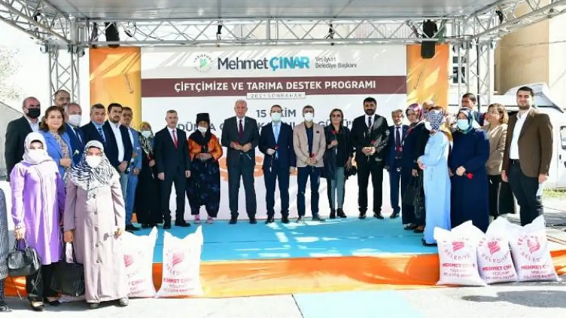 Yeşilyurt Belediyesinden' Kadın Çiftçilere 20 Bin Kg. Arpa ve Buğday Tohumu Hediye '