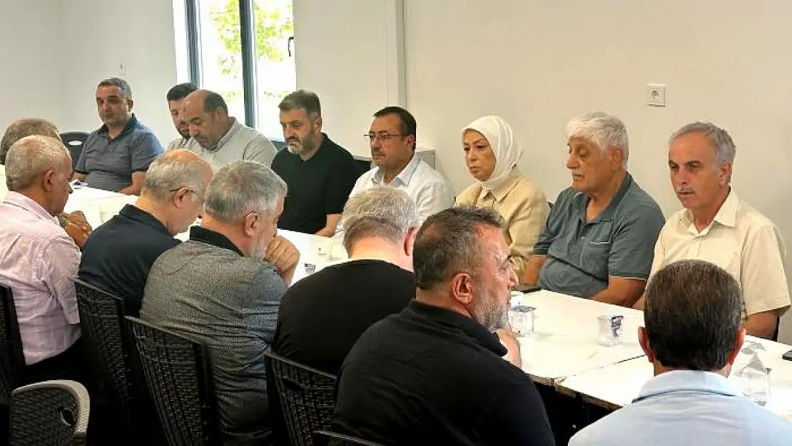 Yeşilyurt İlçe Başkanı Yaylacı'ya Öznur Çalık'tan Taziye Ziyareti