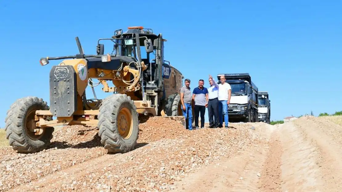 Yeşilyurt'un Merkez ve Kırsal Bölgelerinin Ulaşım Ağı Konforlu Hale Geliyor