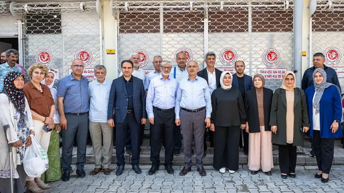 Yetimler Kervanı'ndan Geleneksel Aşure İkramı