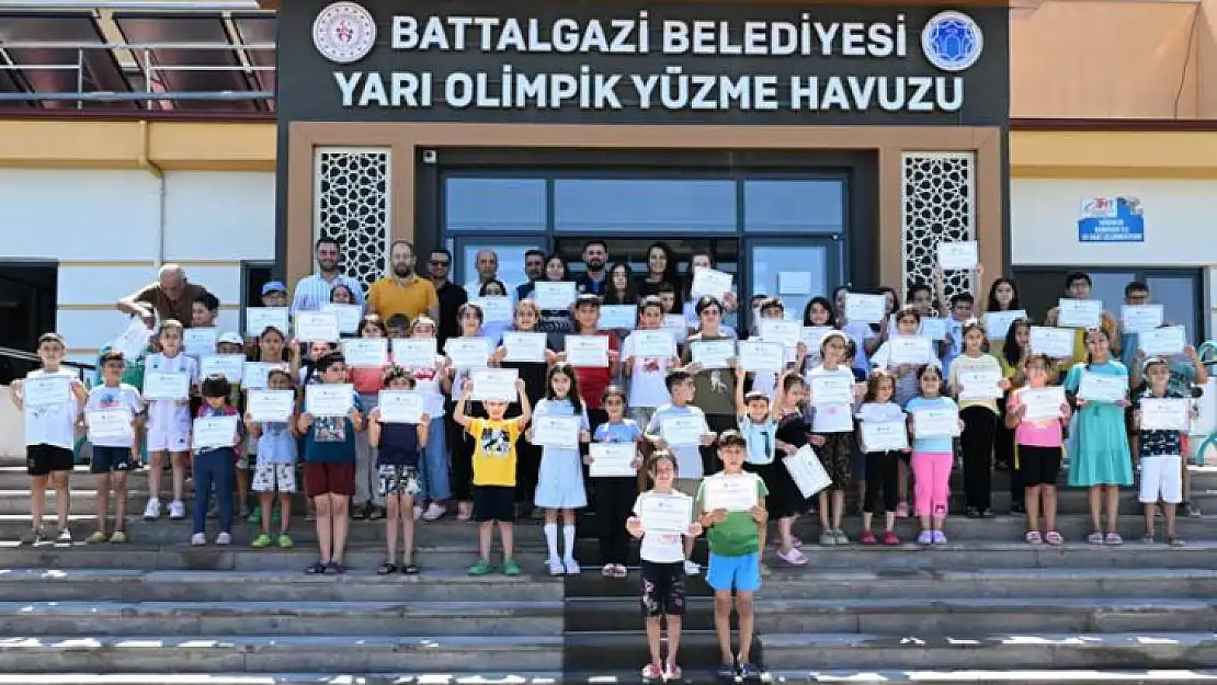 'Yüzme Bilmeyen Kalmasın' Projesiyle 110 Çocuk Yüzmeyi Öğrendi