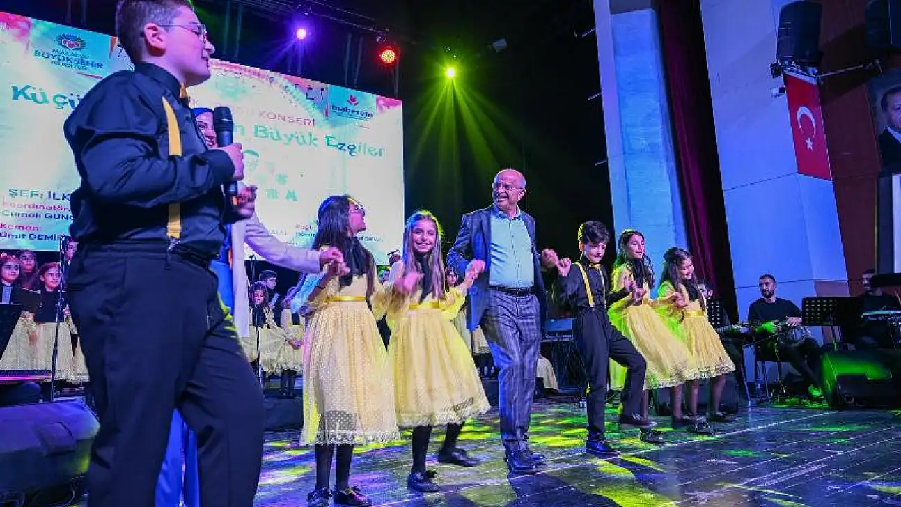 Küçük Kalplerden Büyük Ezgiler