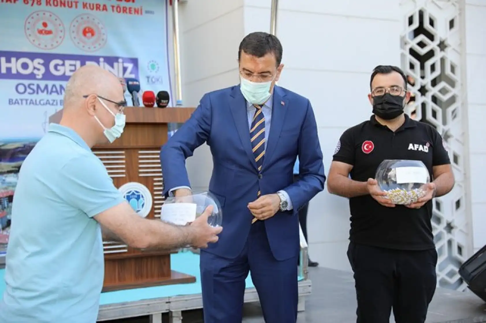 Gelincik Tepesi 678 Konutun Anahtar Teslim Töreni Düzenlendi