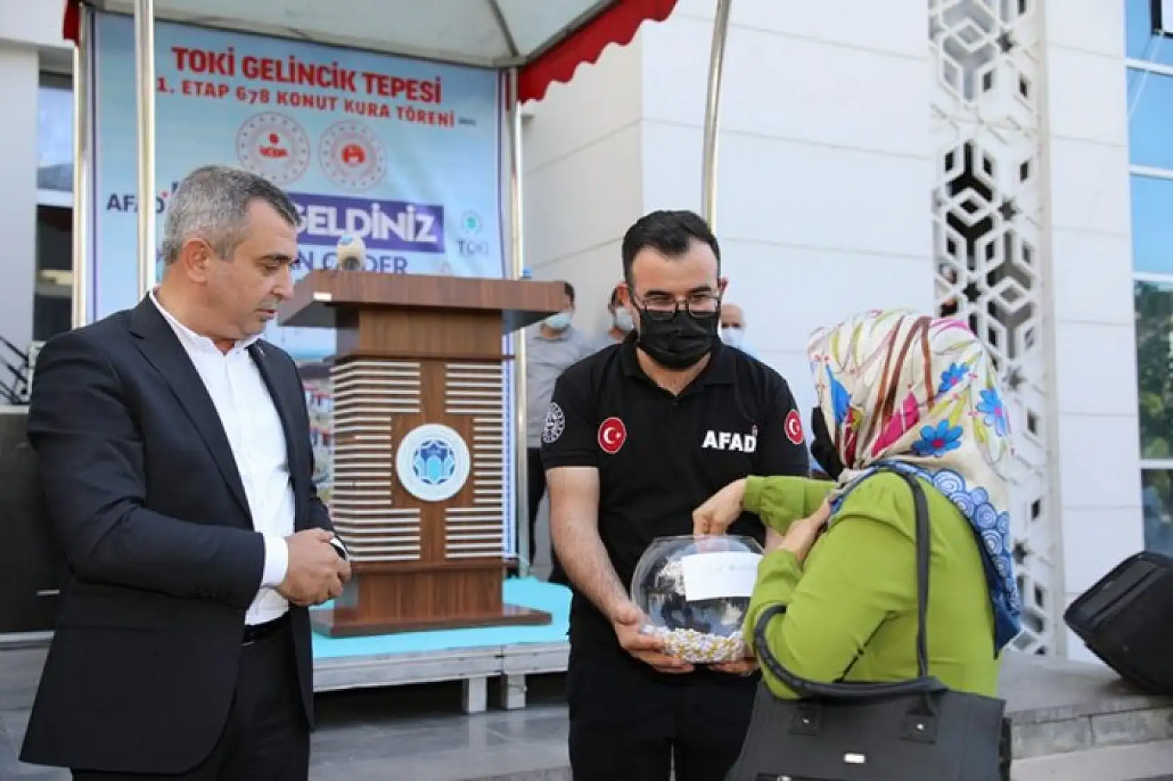 Gelincik Tepesi 678 Konutun Anahtar Teslim Töreni Düzenlendi