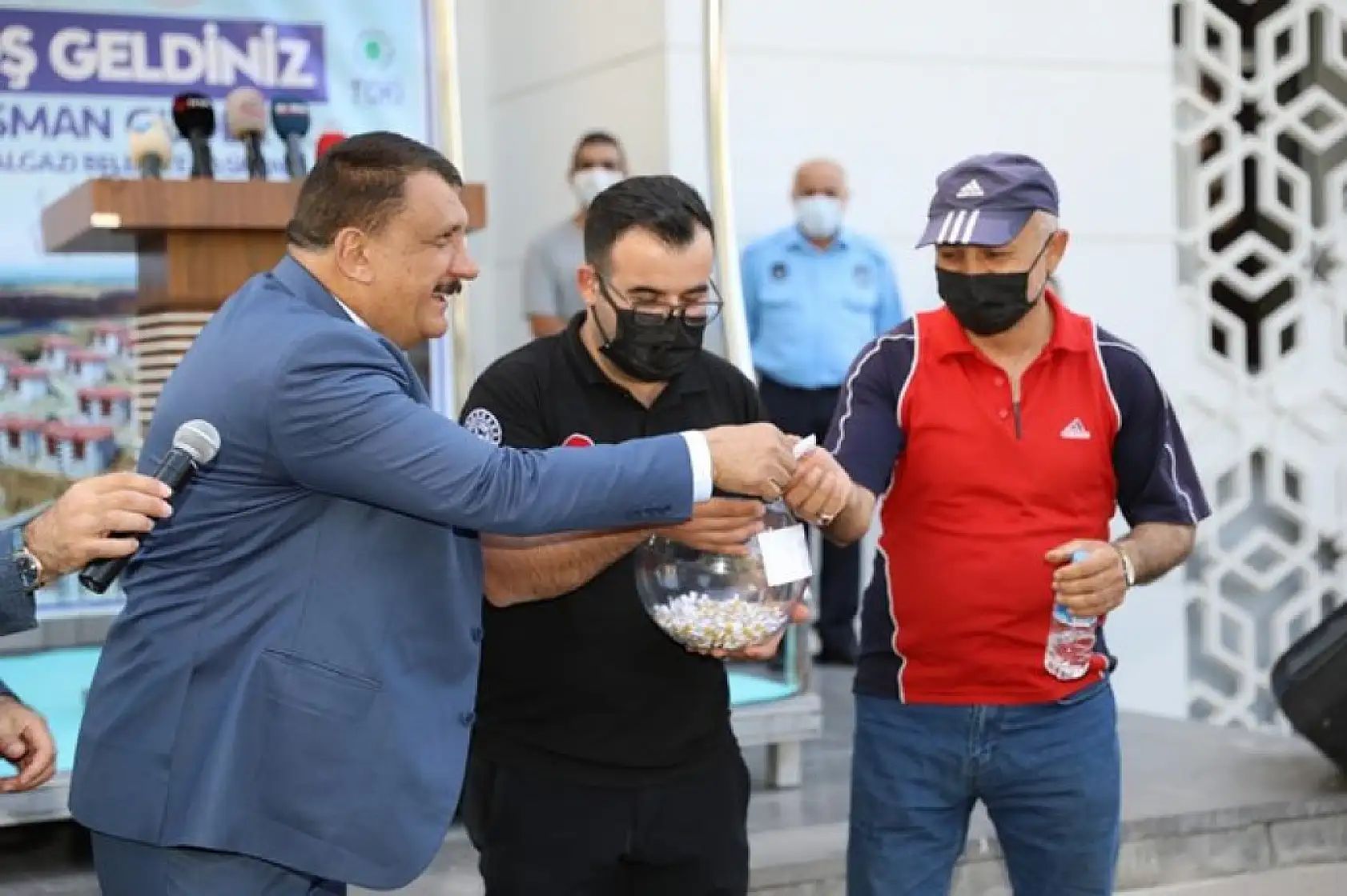 Gelincik Tepesi 678 Konutun Anahtar Teslim Töreni Düzenlendi