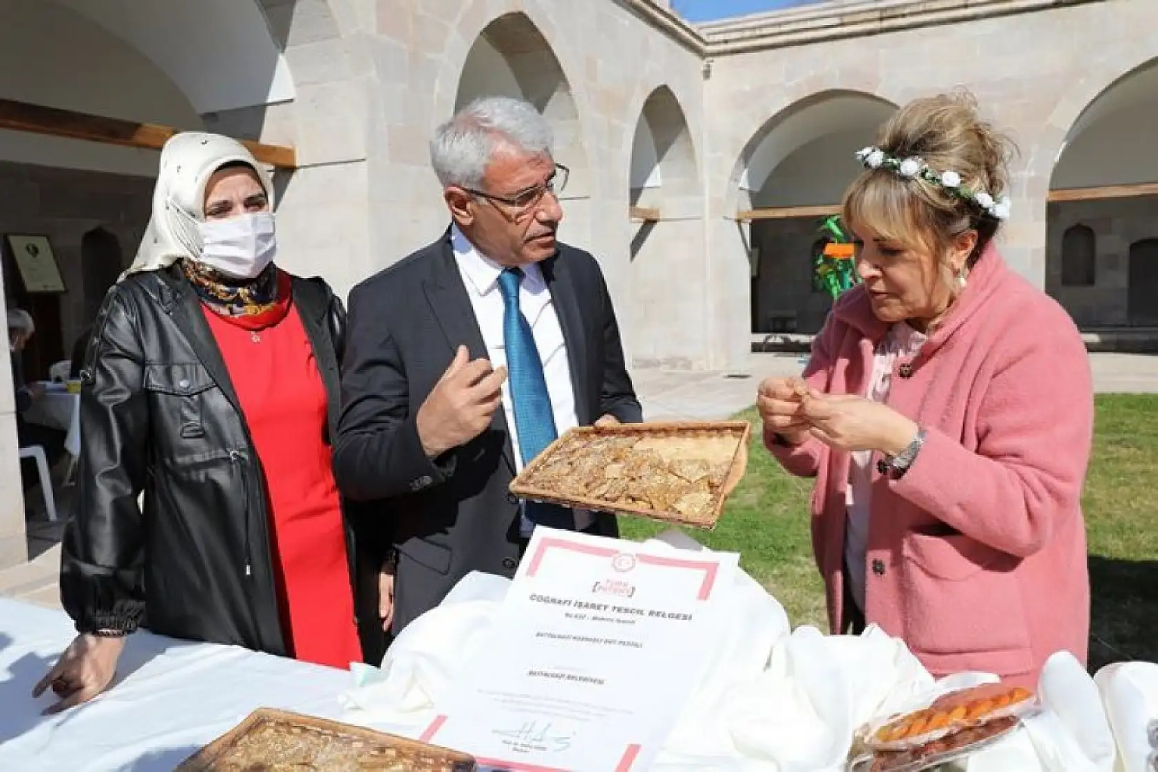 Kayısı Çiçeği Şenliği Konukları Battalgazi'ye Hayran Kaldı