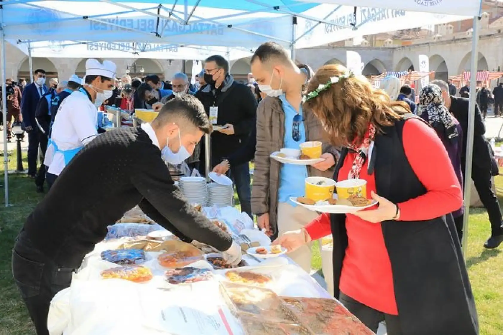 Kayısı Çiçeği Şenliği Konukları Battalgazi'ye Hayran Kaldı