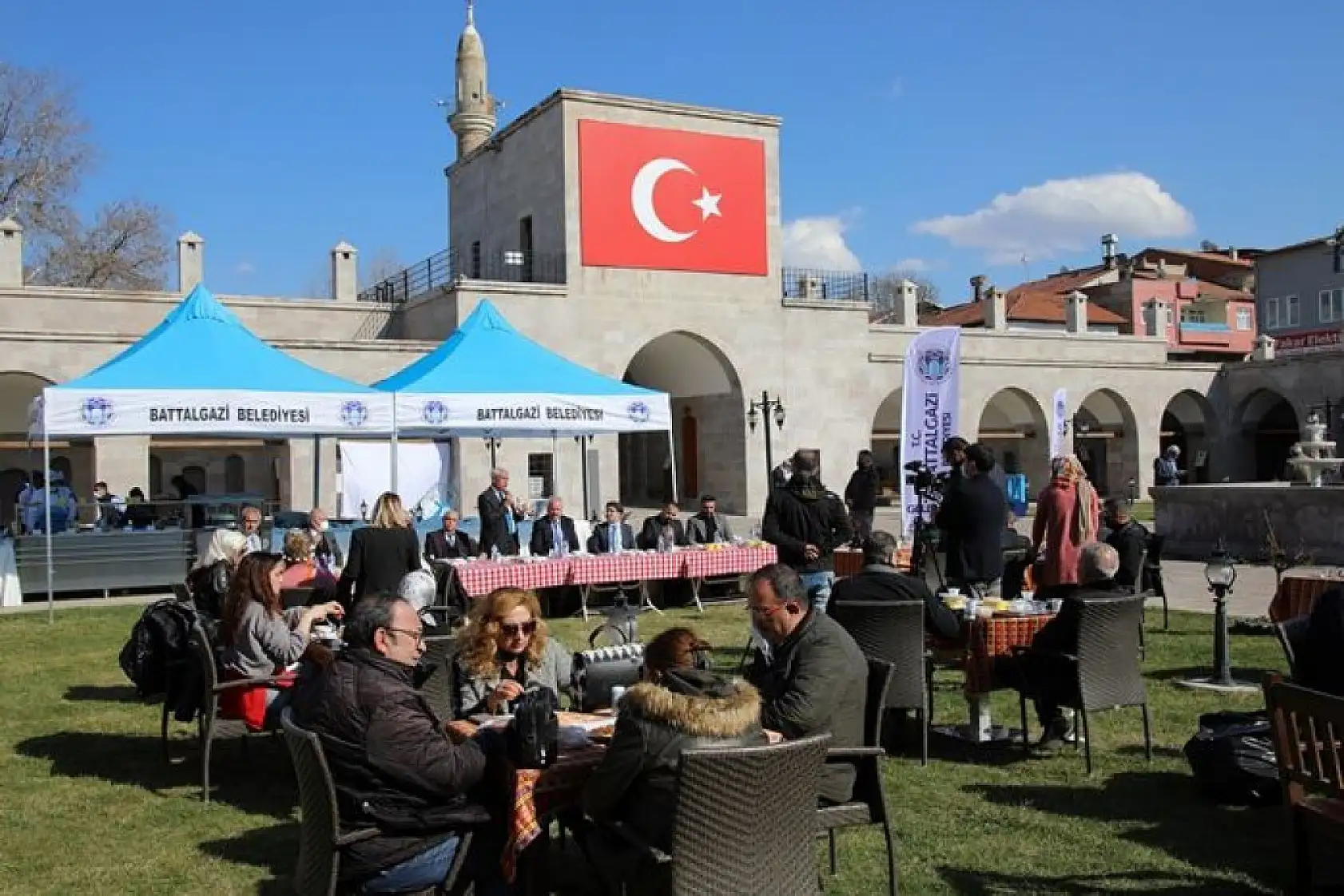 Kayısı Çiçeği Şenliği Konukları Battalgazi'ye Hayran Kaldı
