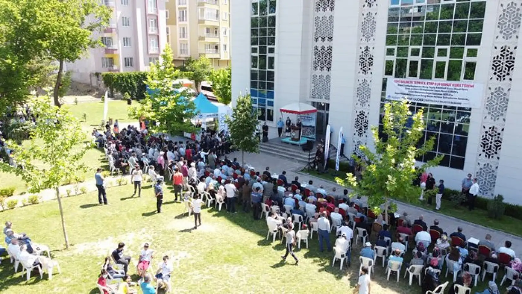 Gelincik Tepesi 678 Konutun Anahtar Teslim Töreni Düzenlendi