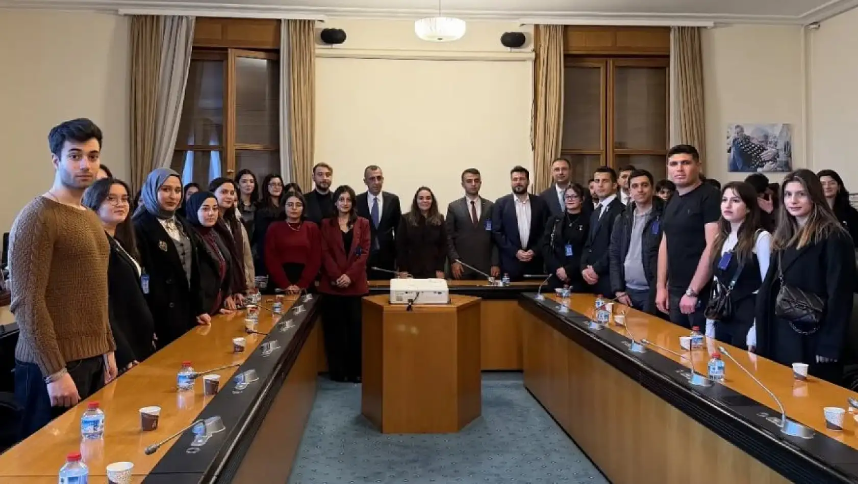 Ayyüce Türkeş Taş, İYİ Parti Genel Merkezi'nde Malatyalı Öğrencileri Ağırladı